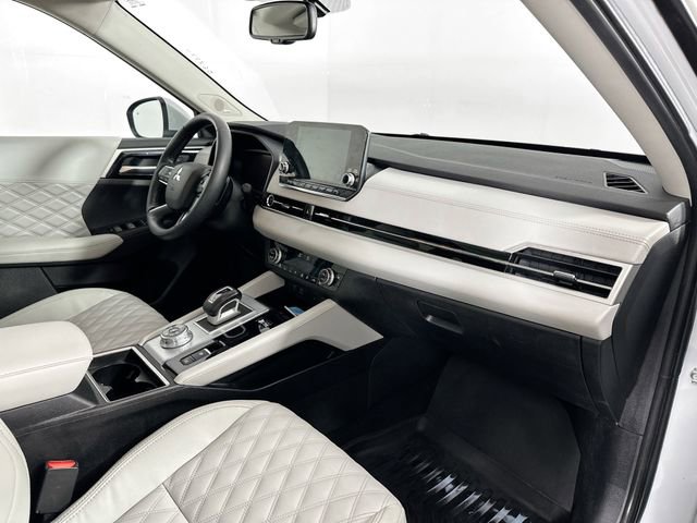 Used 2023 Mitsubishi Outlander SEL AWD/4WD image 29