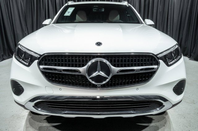 New 2025 Mercedes-Benz GLC 300 image 2
