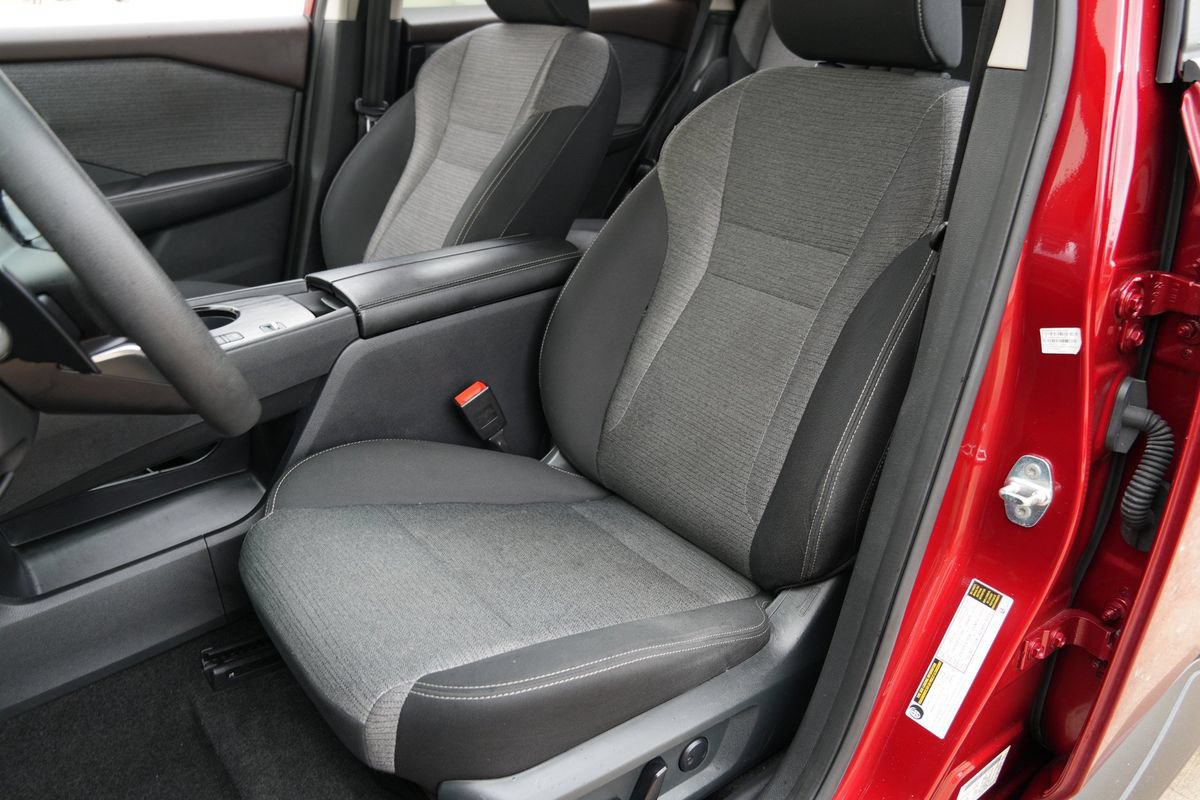 Used 2023 Nissan Rogue SV FWD image 6