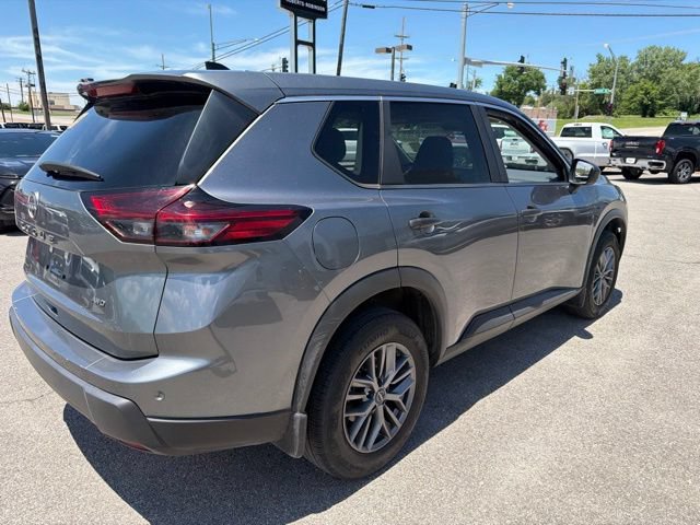 Used 2024 Nissan Rogue S AWD/4WD image 16