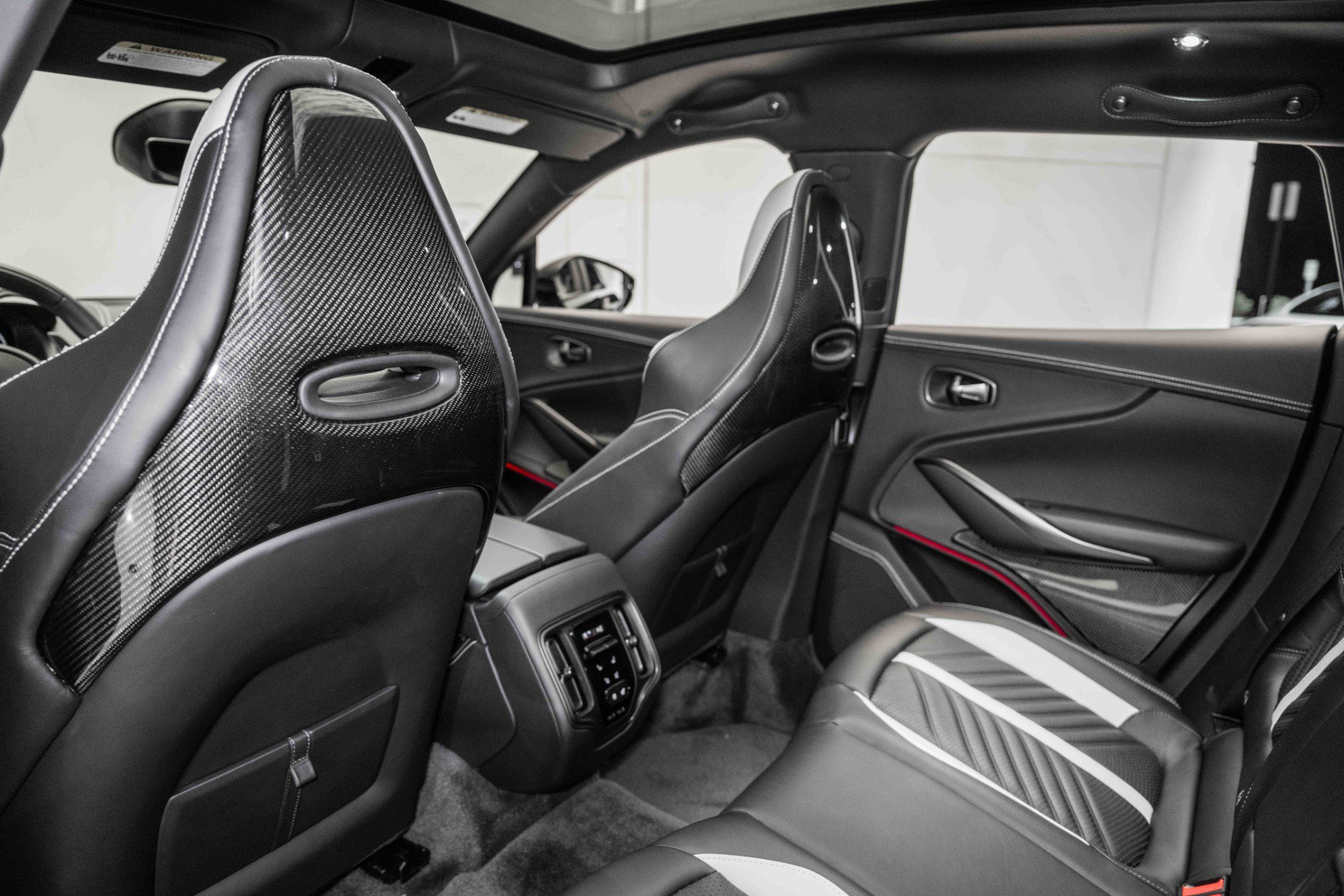 Used 2024 Aston Martin DBX 707 image 15