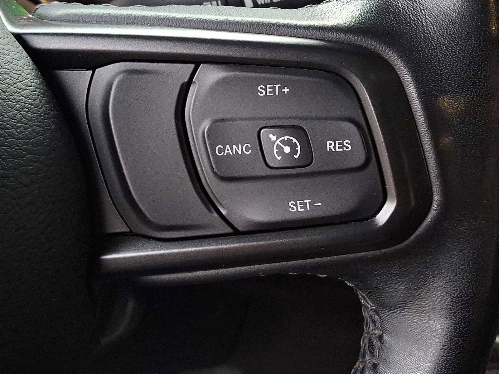 Used 2021 Jeep Gladiator Sport image 23