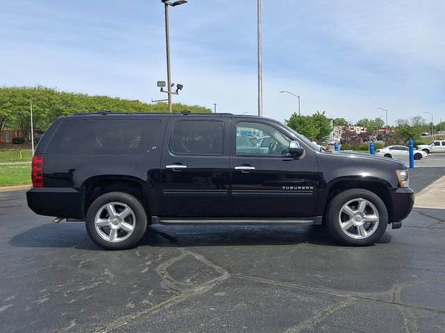 Used 2013 Chevrolet Suburban LT w/ Luxury Package image 7