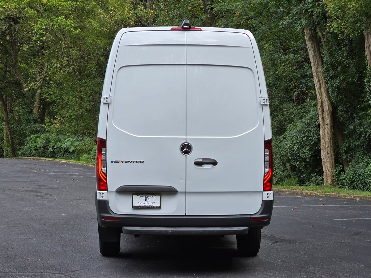 Used 2024 Mercedes-Benz eSprinter 170 Cargo image 5