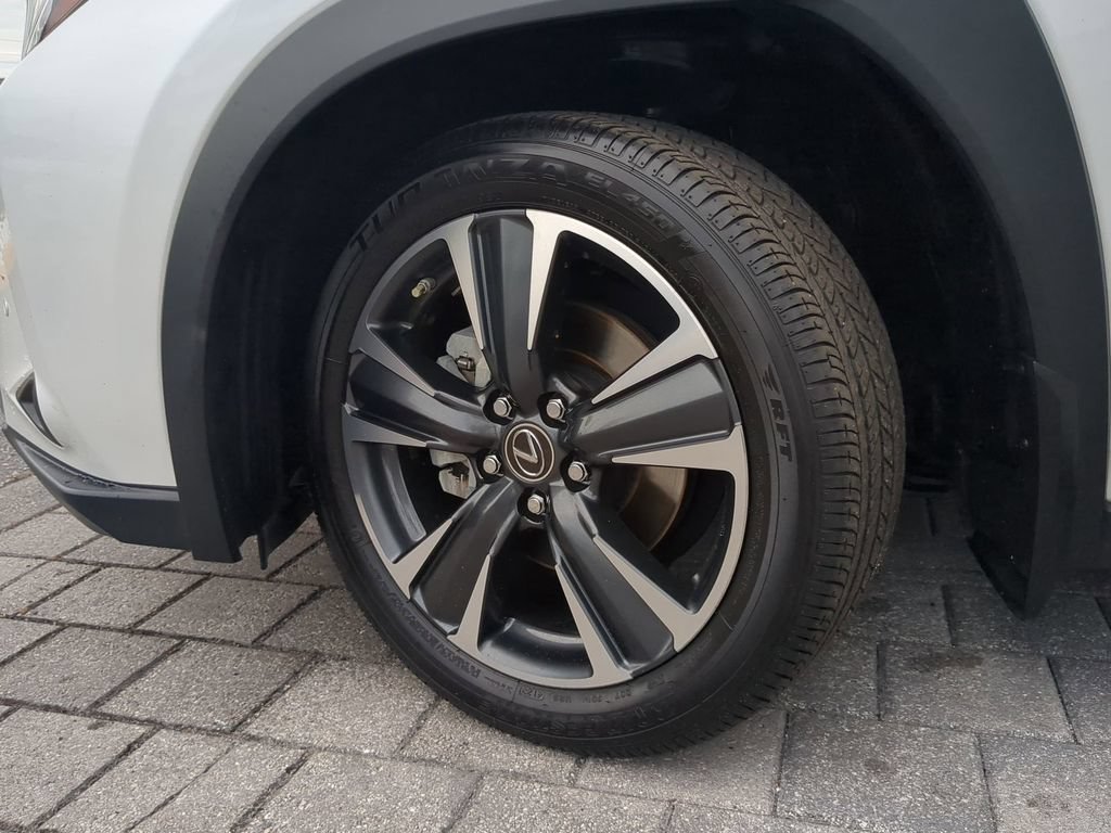 Used 2022 Lexus UX 200 w/ Accessory Package (Z2) FWD image 32