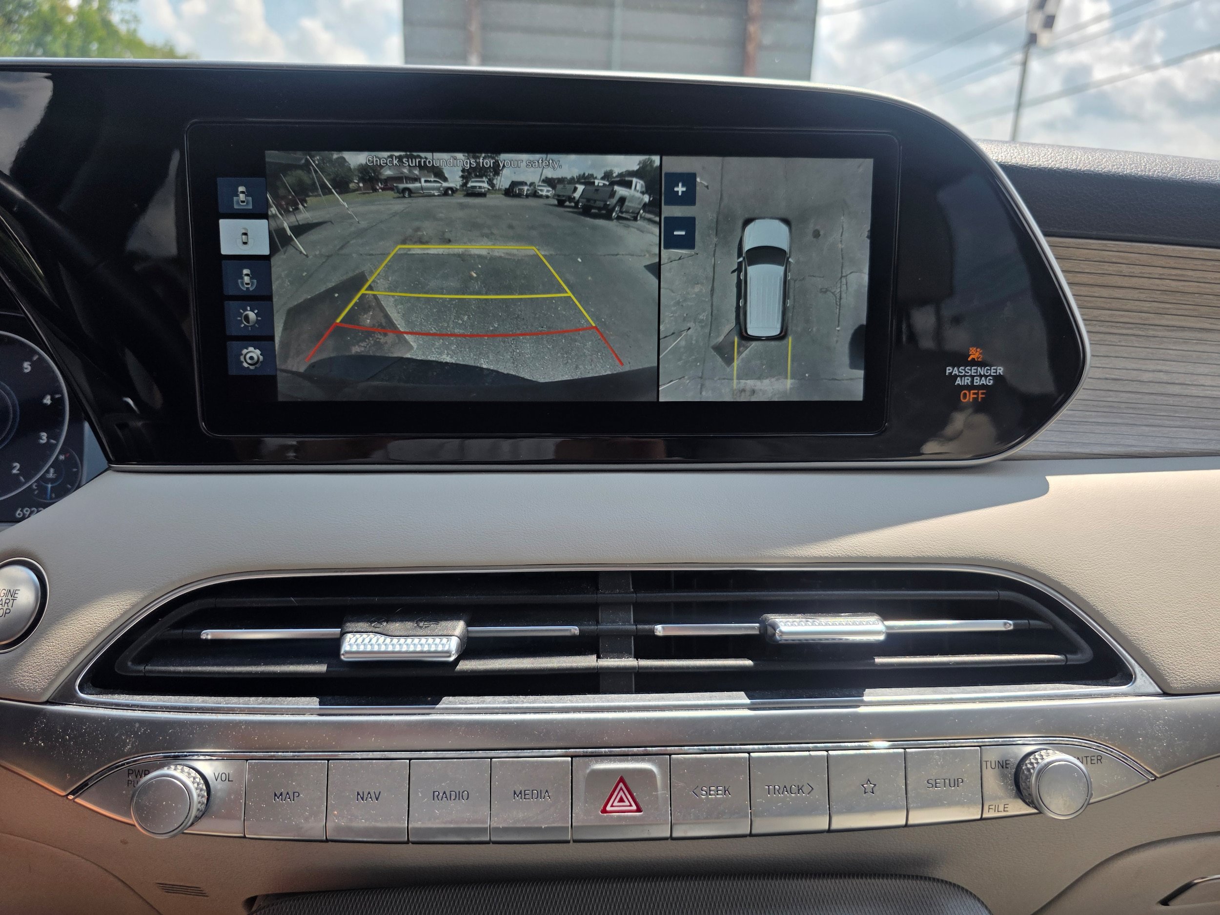 Used 2021 Hyundai Palisade Limited w/ Cargo Package AWD/4WD image 16