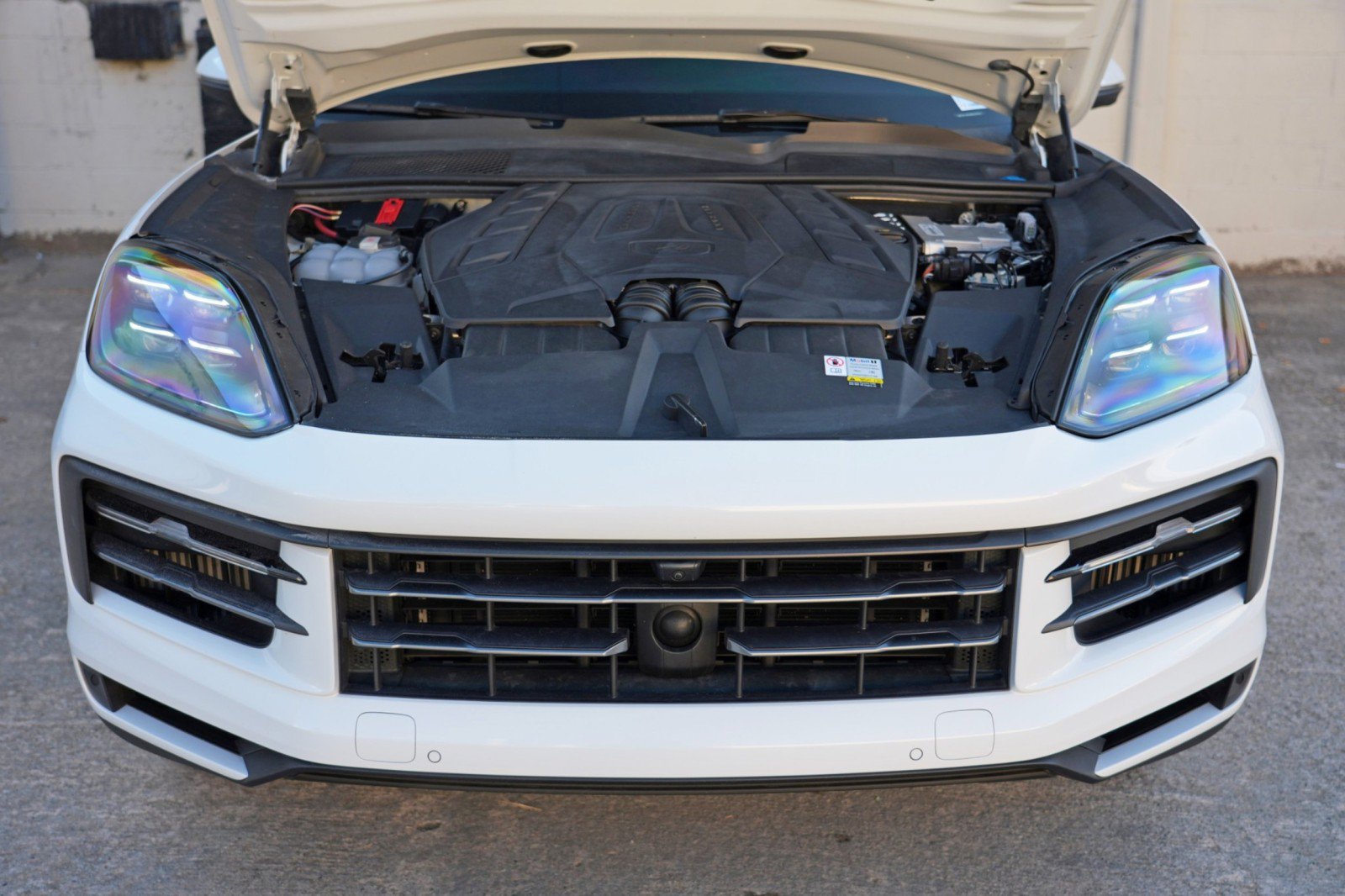 Used 2024 Porsche Cayenne S w/ Premium Package Plus AWD/4WD image 8