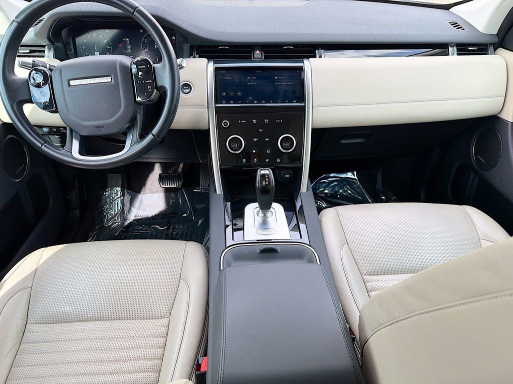 Used 2020 Land Rover Discovery Sport SE image 19