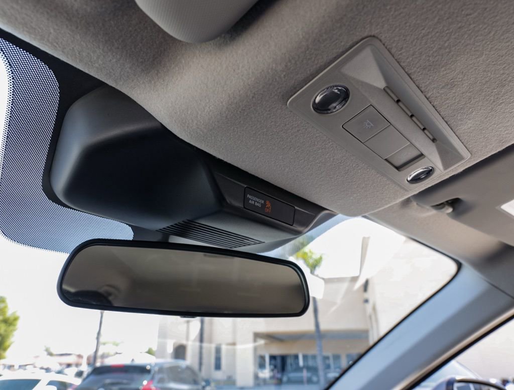 Used 2025 Nissan Kicks SV FWD image 30