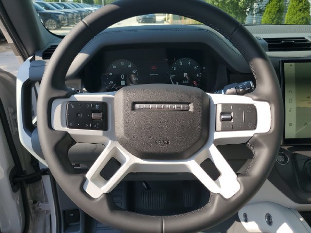 New 2026 Land Rover Defender 110 X-Dynamic SE AWD/4WD image 17