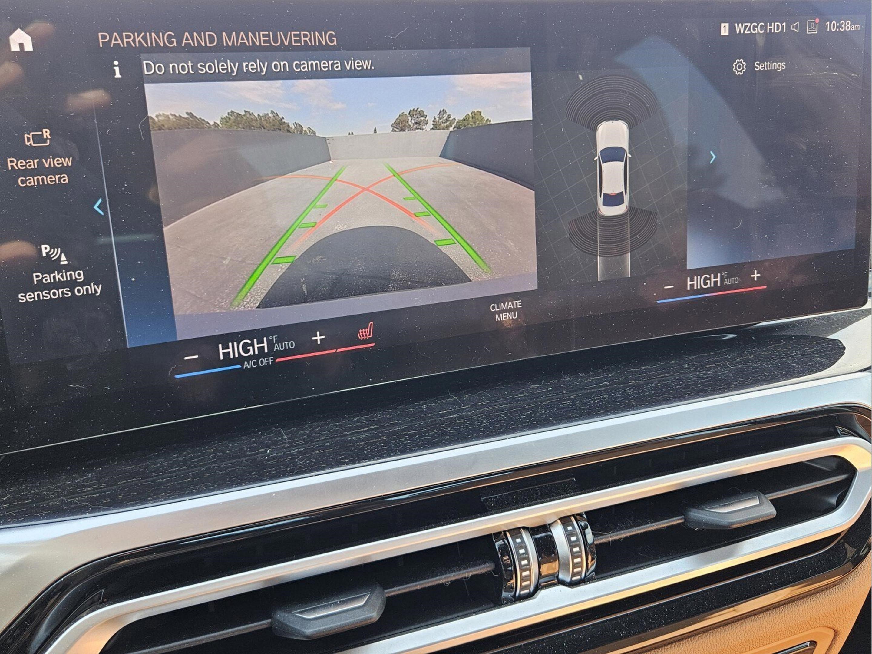 Used 2023 BMW 330e w/ Driving Assistance Package RWD image 17
