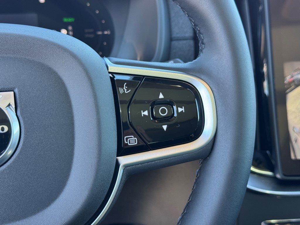 New 2026 Volvo XC90 T8 Plus w/ Protection Package Premier image 26