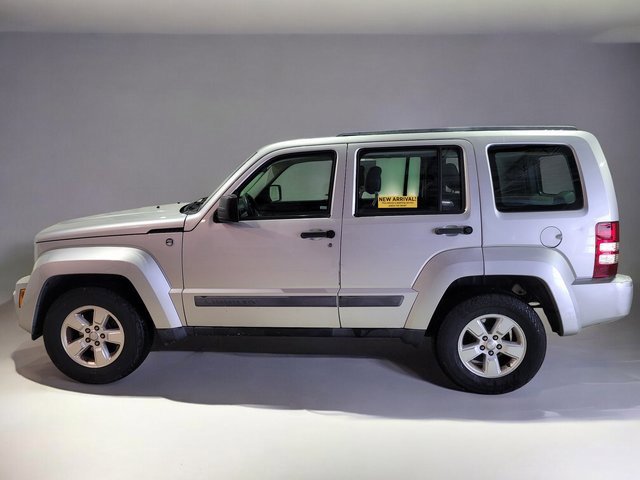 Used 2012 Jeep Liberty Sport image 10