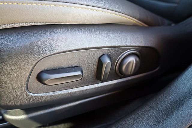 Used 2025 Chevrolet Trax ACTIV image 28