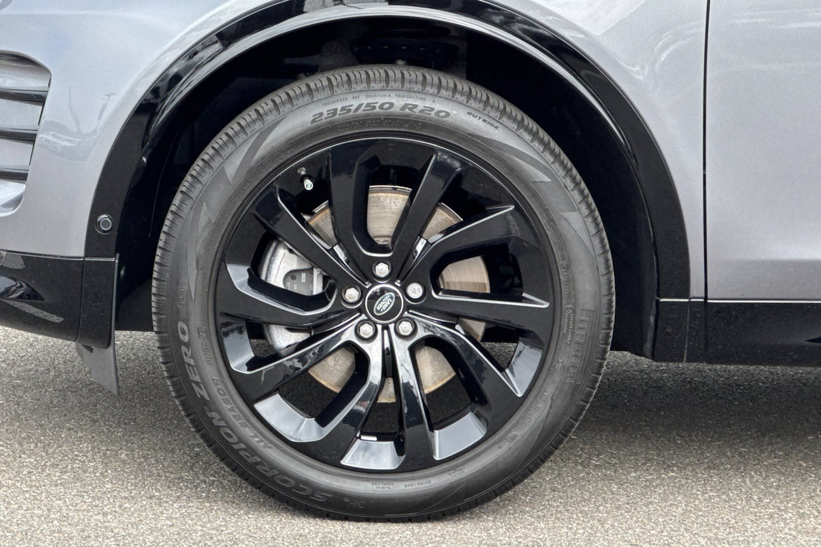 Certified 2025 Land Rover Discovery Sport Dynamic SE AWD/4WD image 33