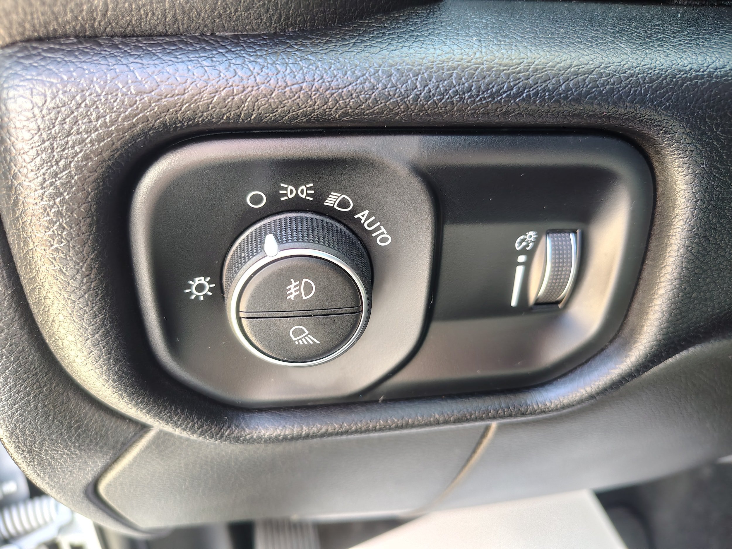 Certified 2025 RAM 2500 Big Horn AWD/4WD image 21