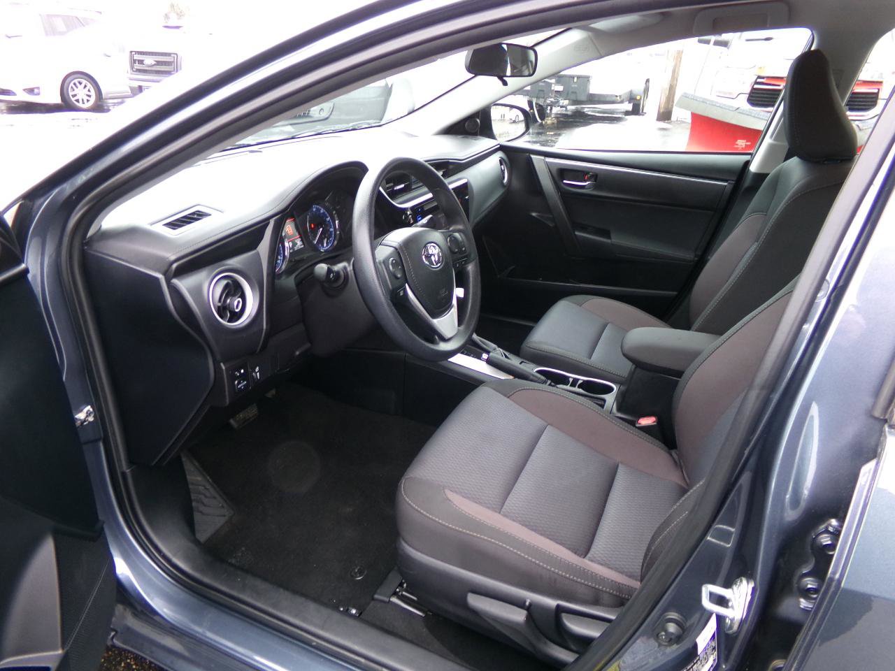 Used 2018 Toyota Corolla LE image 9
