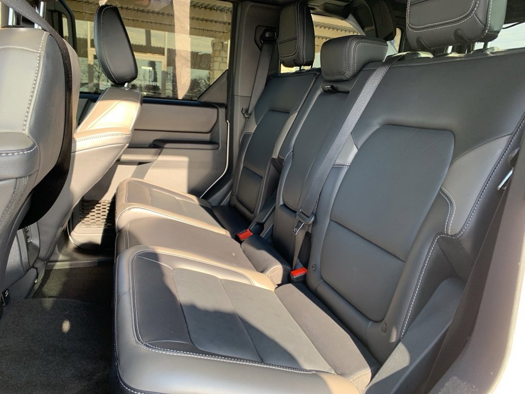 Used 2025 Ford Bronco Outer Banks image 13