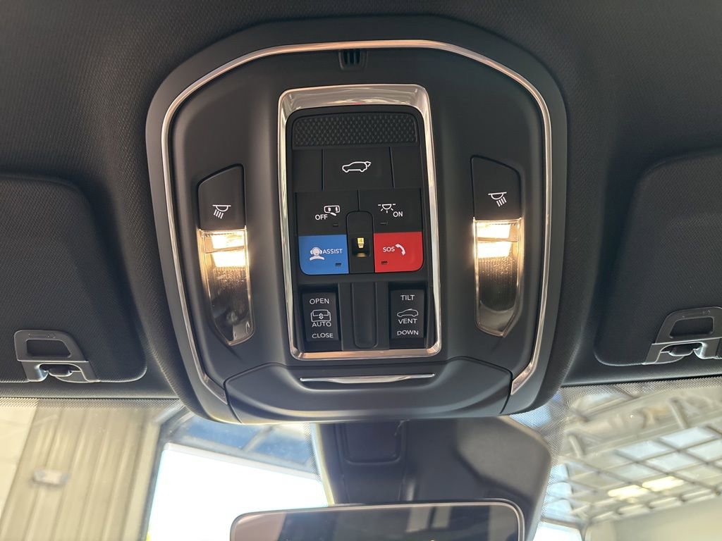 New 2025 Jeep Grand Cherokee L Altitude image 28