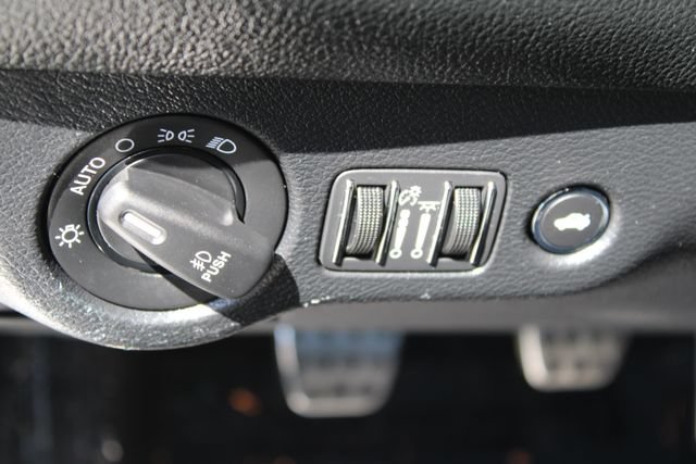 Used 2018 Dodge Challenger SRT w/ Technology Group RWD image 16