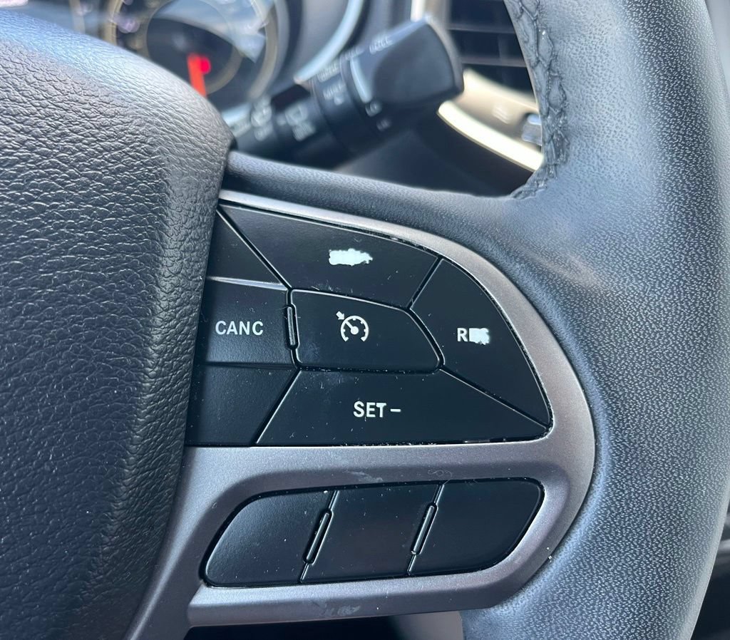 Certified 2021 Jeep Cherokee Latitude Lux w/ Sun & Sound Group AWD/4WD image 12
