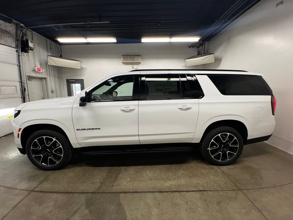 New 2026 Chevrolet Suburban RST w/ Comfort Package AWD/4WD image 8