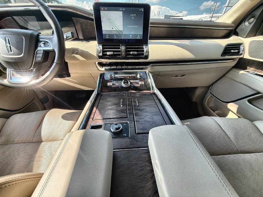 Used 2019 Lincoln Navigator Reserve AWD/4WD image 24