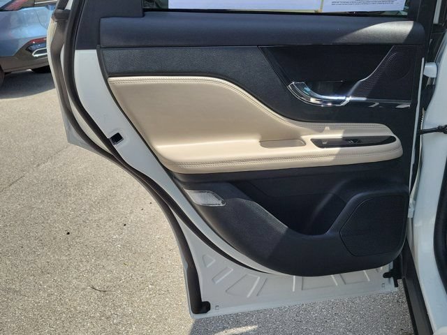 Certified 2025 Lincoln Corsair Grand Touring w/ Jet Appearance Package AWD/4WD image 22