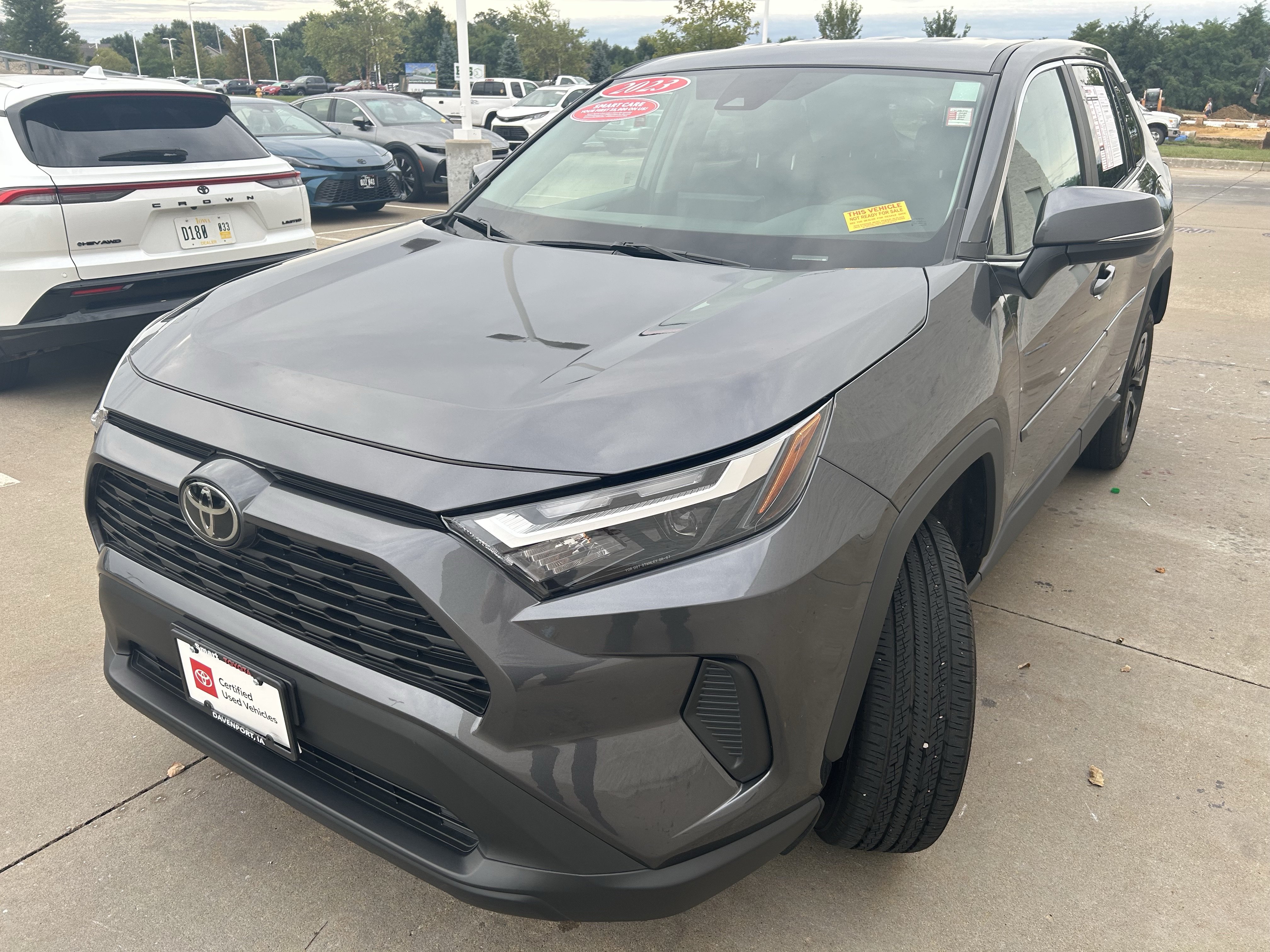 Used 2023 Toyota RAV4 LE AWD/4WD image 3