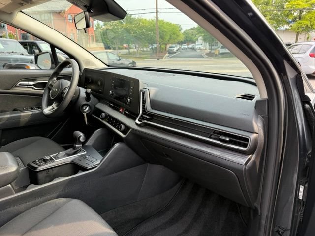 Used 2024 Kia Sportage LX AWD/4WD image 11