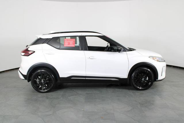 Certified 2024 Nissan Kicks SR FWD image 15
