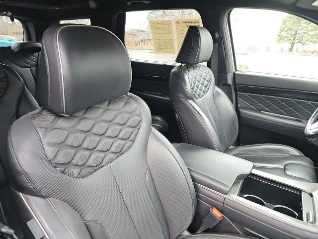 Used 2022 Hyundai Palisade Calligraphy image 12