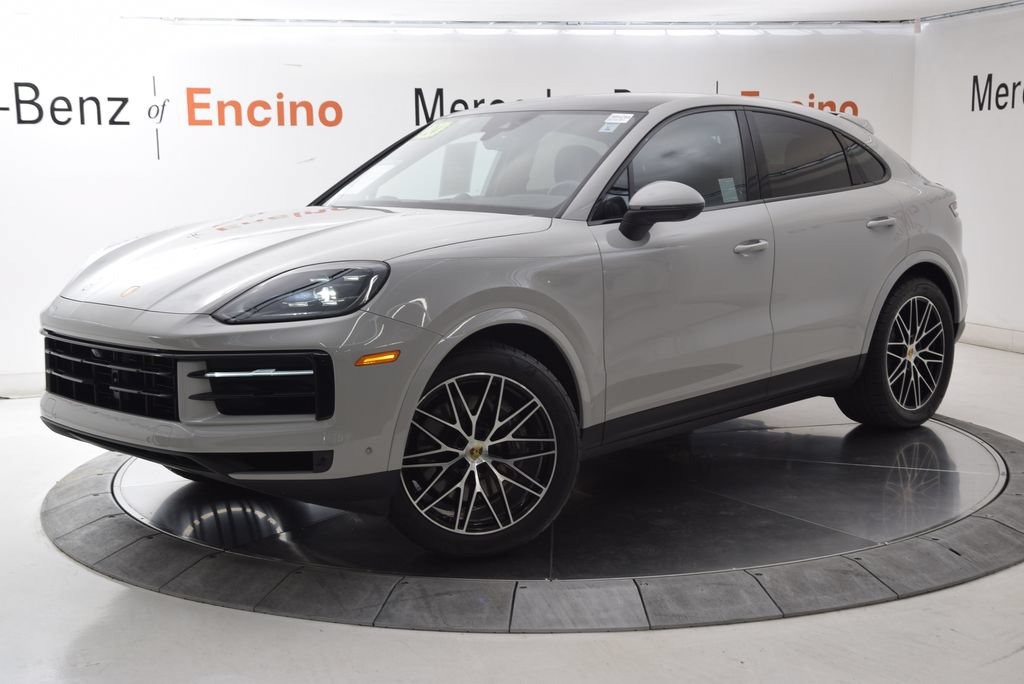 Used 2024 Porsche Cayenne Coupe AWD/4WD image 2