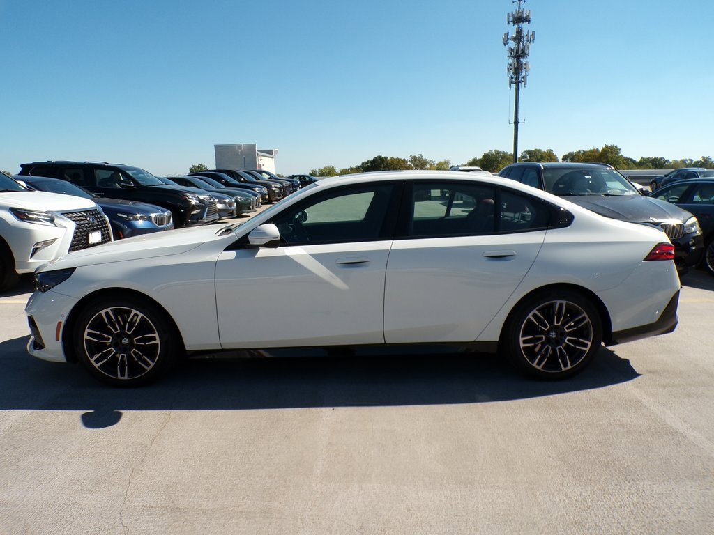 Certified 2025 BMW 530i xDrive w/ M Sport Package image 3