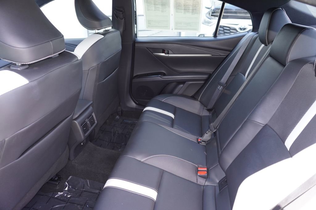 Certified 2025 Toyota Camry SE image 8