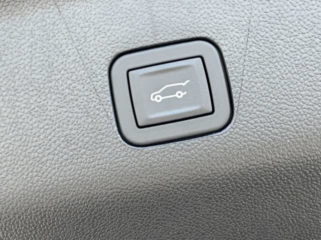 New 2026 GMC Yukon Denali Ultimate AWD/4WD image 14