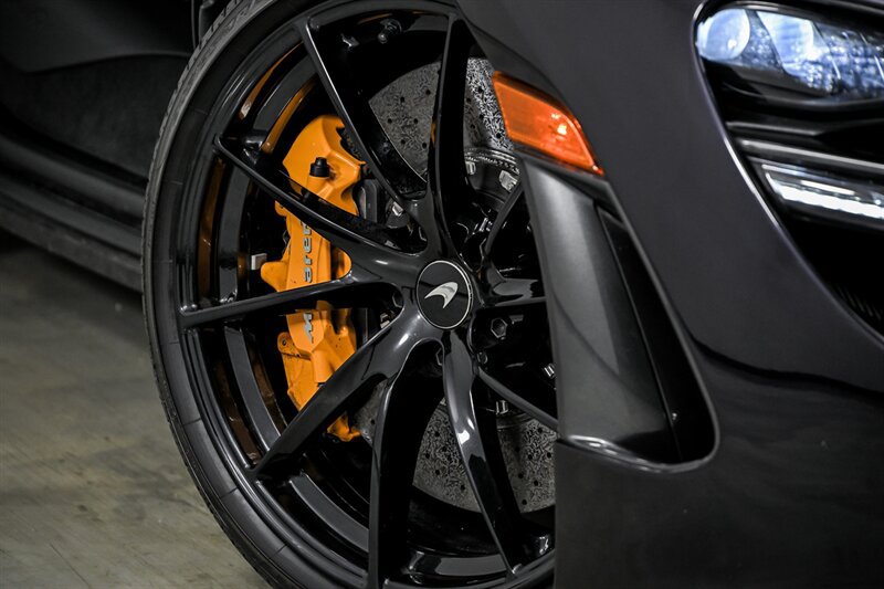 Used 2019 McLaren 720S Performance RWD image 4