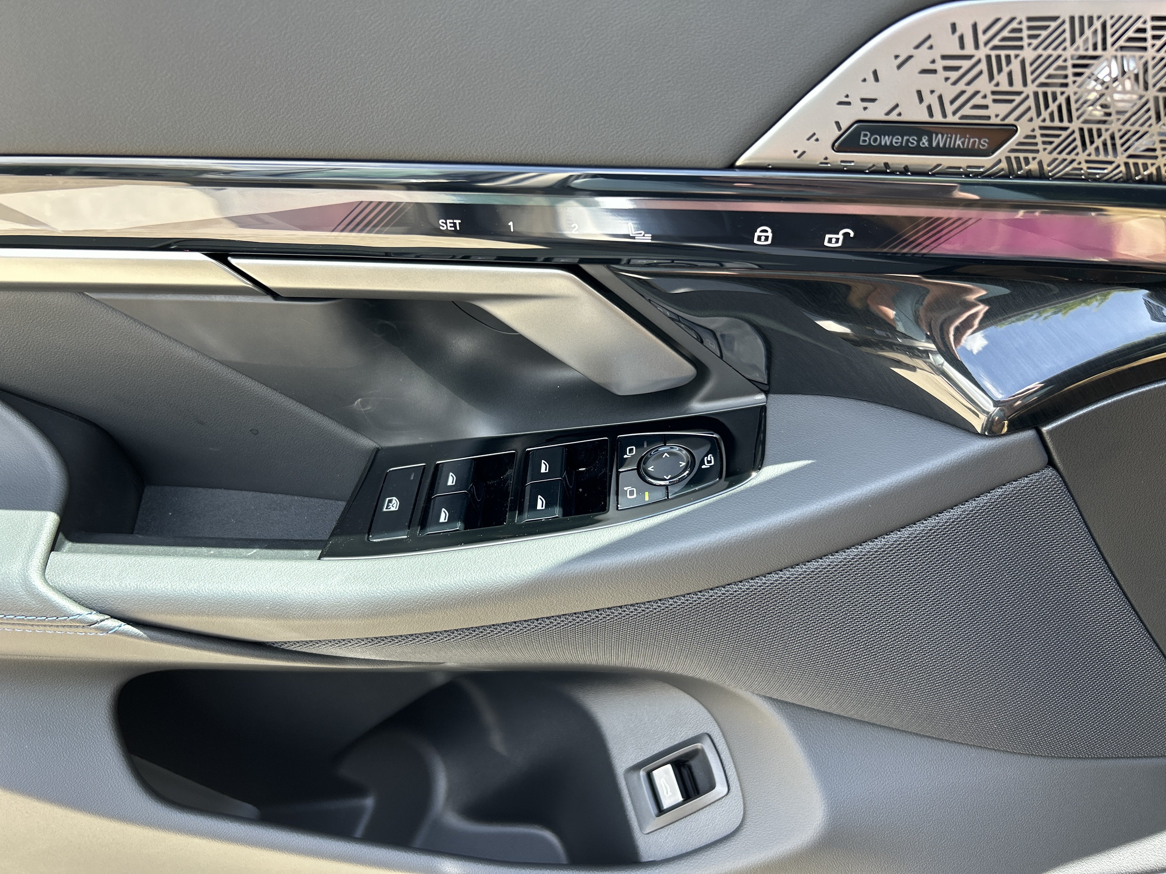 New 2026 BMW 550e xDrive AWD/4WD image 16