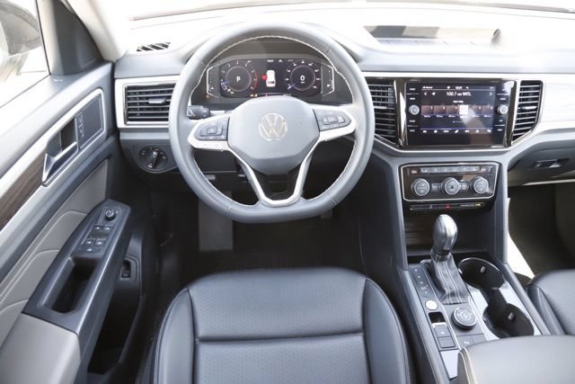 Used 2023 Volkswagen Atlas SE w/ Black Wheel Package AWD/4WD image 23