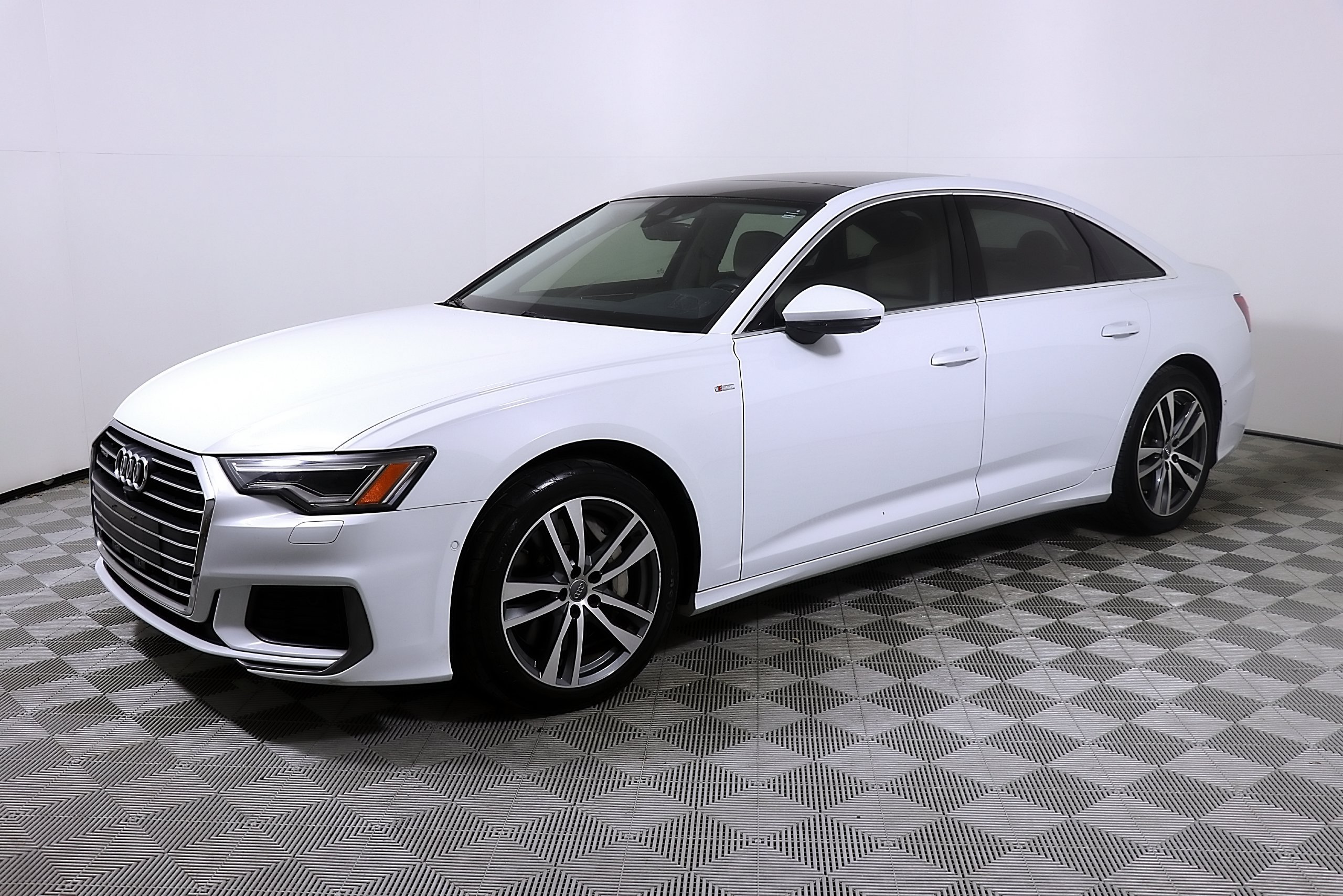 Used 2019 Audi A6 3.0T Premium Plus w/ Premium Plus Package AWD/4WD image 3