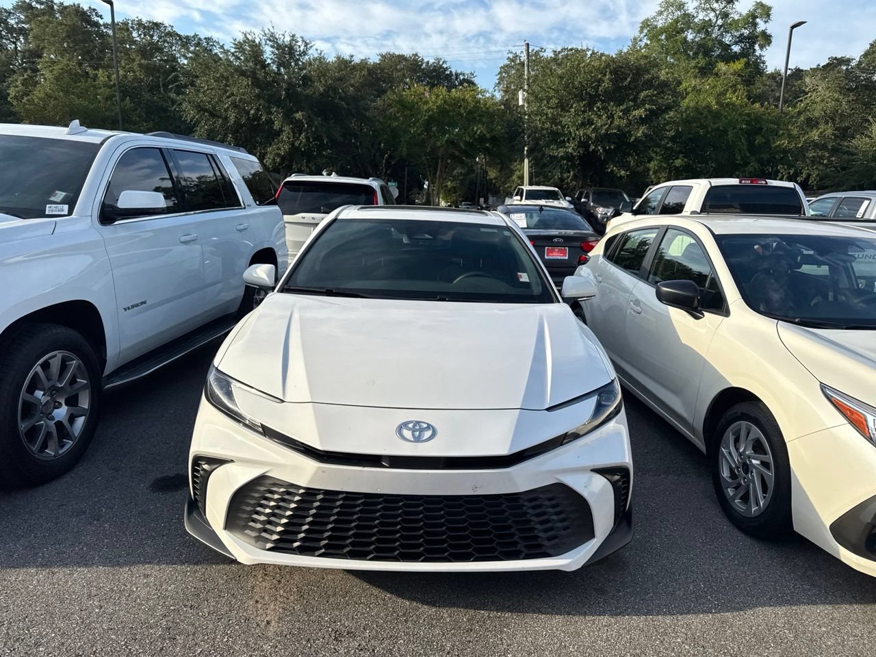 Used 2025 Toyota Camry SE w/ Multimedia Upgrade Package FWD image 2