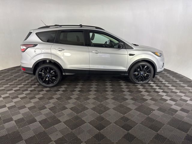 Used 2018 Ford Escape SE w/ SE Sport Appearance Package FWD image 7
