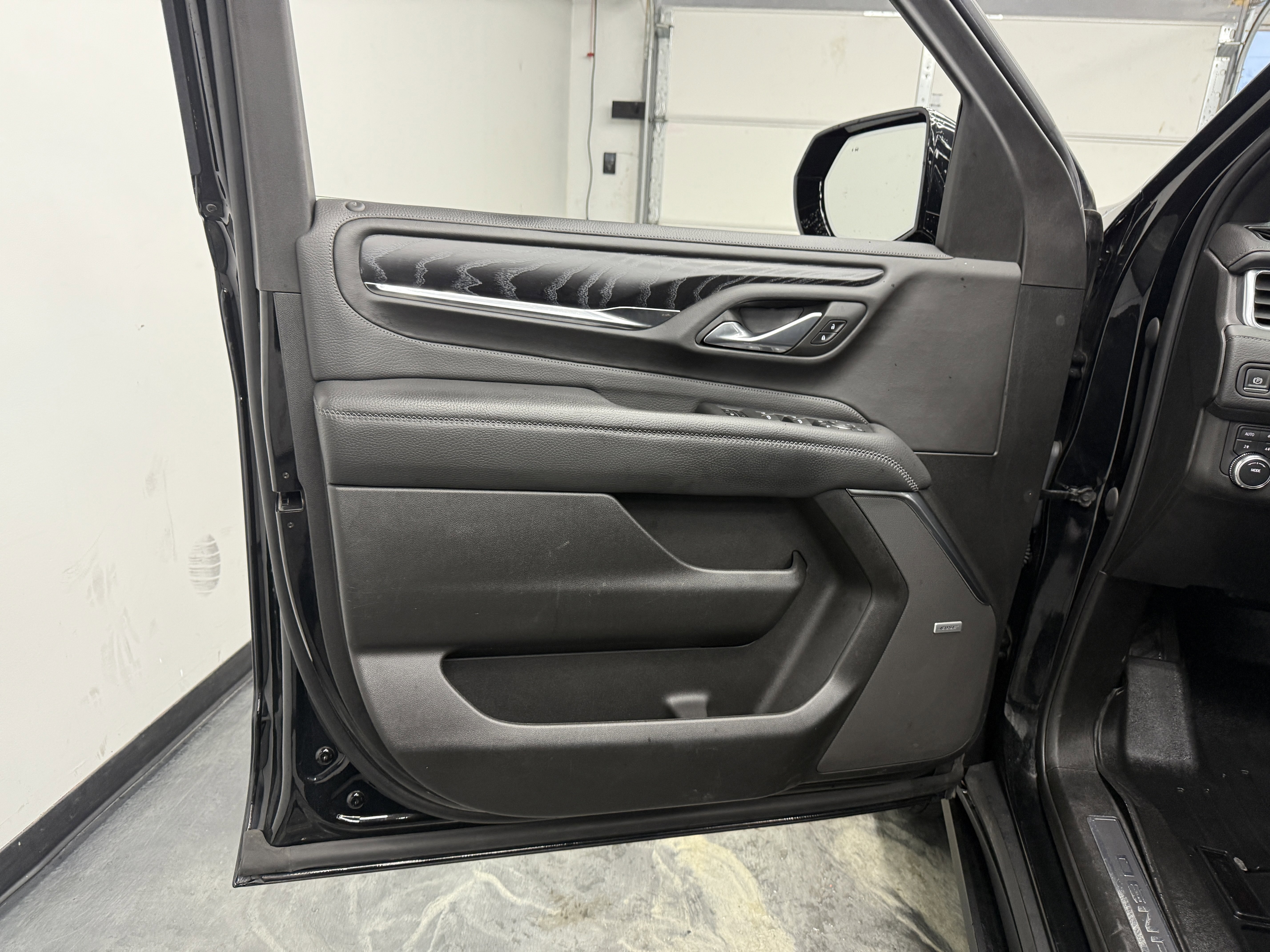 Used 2023 GMC Yukon Denali image 11