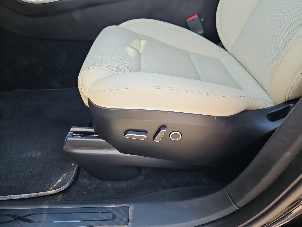 Used 2024 Tesla Model X AWD/4WD image 6