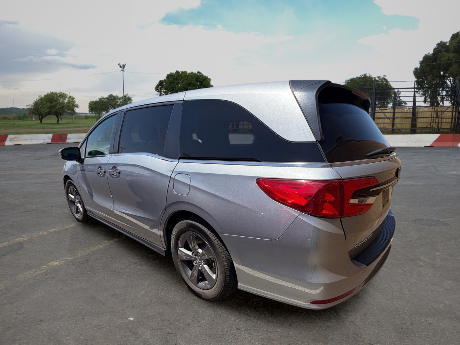 Used 2022 Honda Odyssey EX image 4