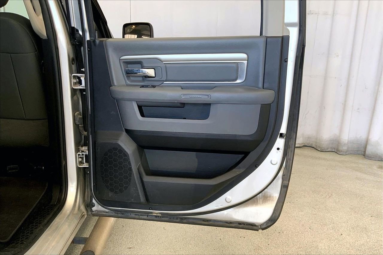 Used 2017 RAM 1500 Classic SLT image 23