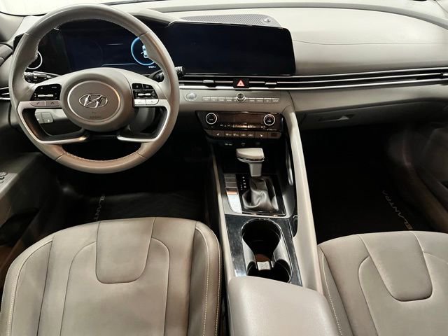 Used 2023 Hyundai Elantra SEL w/ Convenience Package FWD image 11