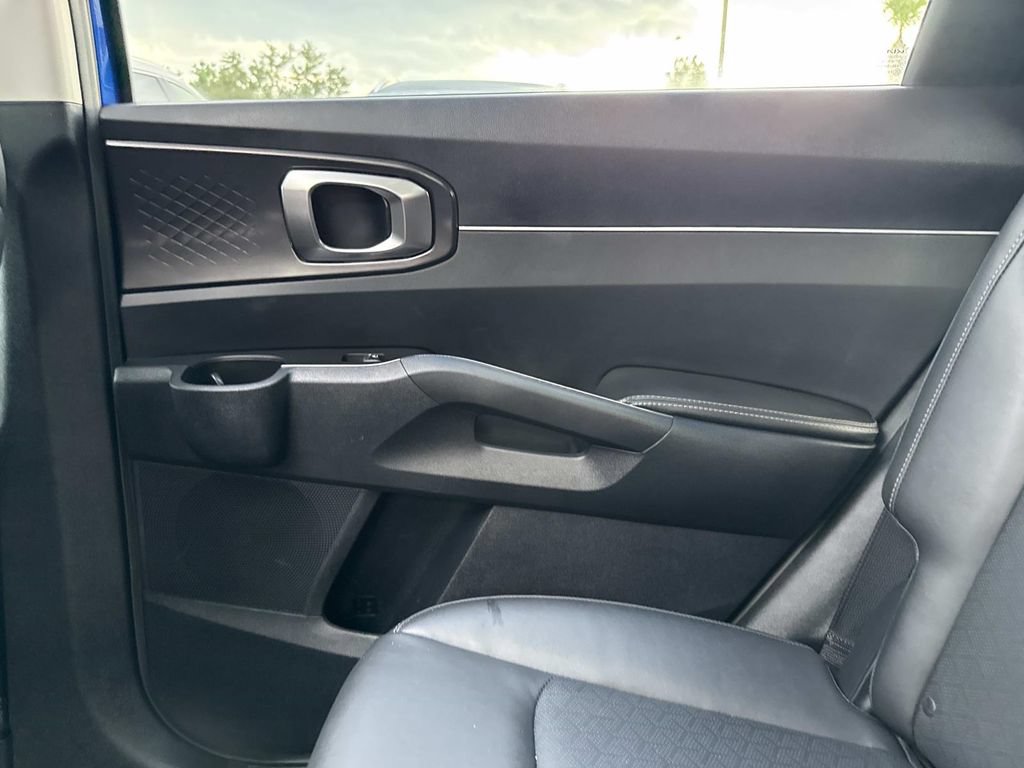 Used 2022 Kia Sorento S w/ Panoramic Sunroof Package FWD image 17