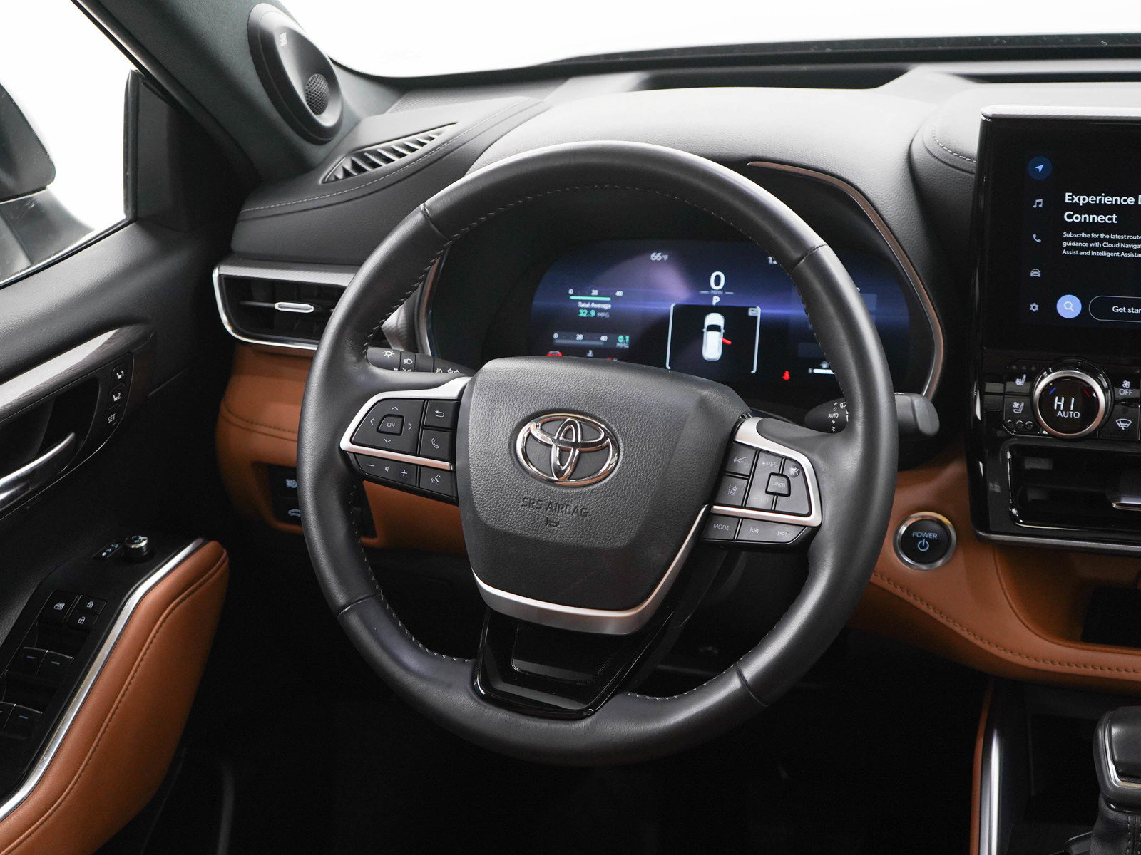 Used 2025 Toyota Highlander Platinum AWD/4WD image 14