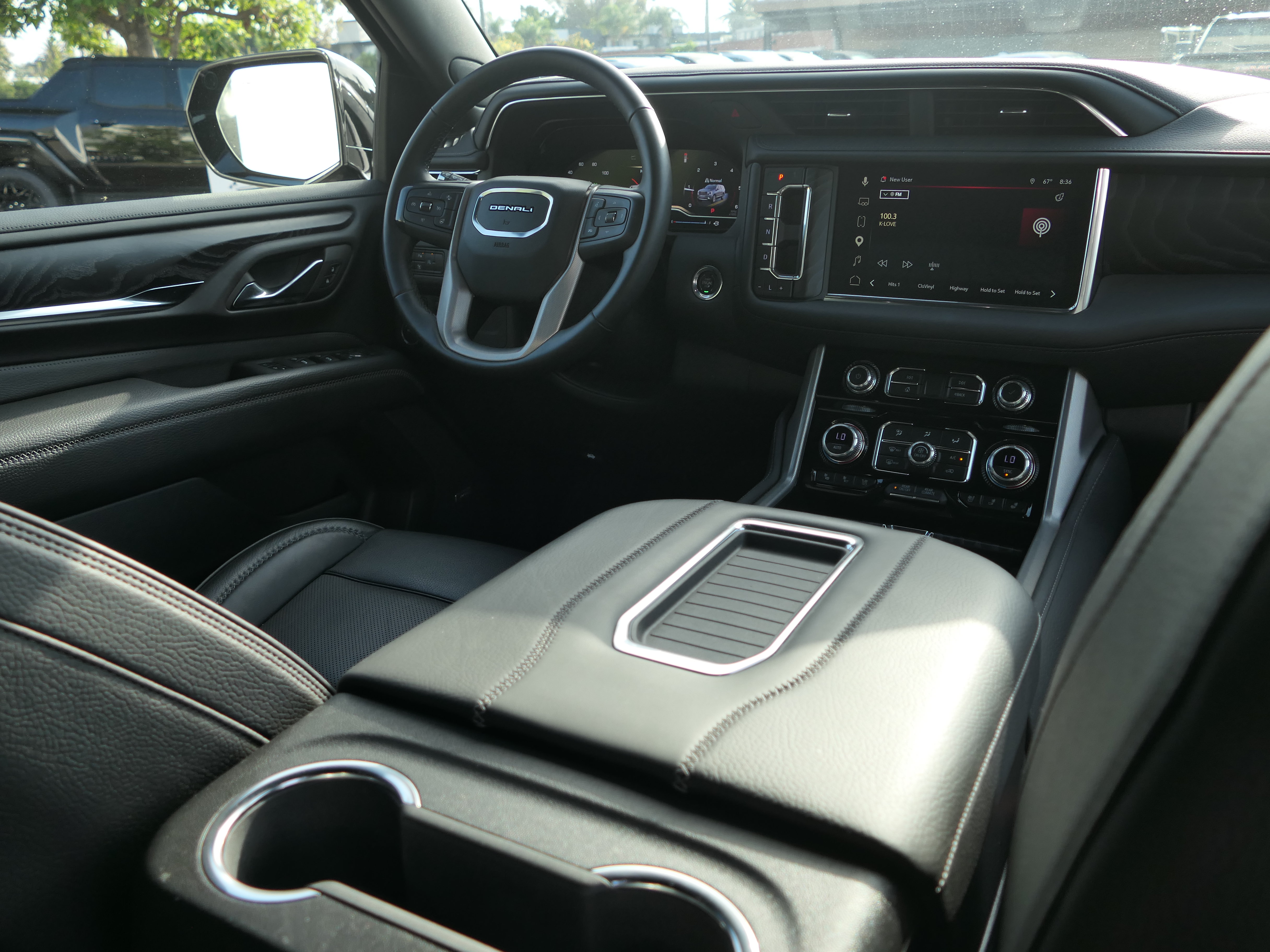 Used 2023 GMC Yukon Denali RWD image 27